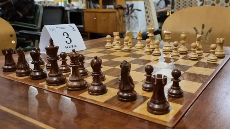 Una foto referencial de una partida de ajedrez. FBA