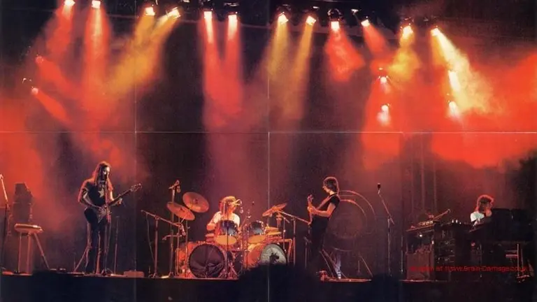 Poster de una presentaci&oacute;n de Pink Floyd. Pinterest