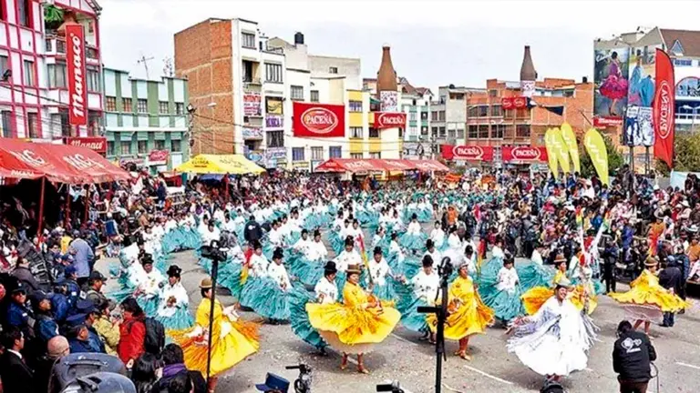 Danzarines deben estar vacunados para participar de la entrada Virgen del Carmen. Urgente.bo