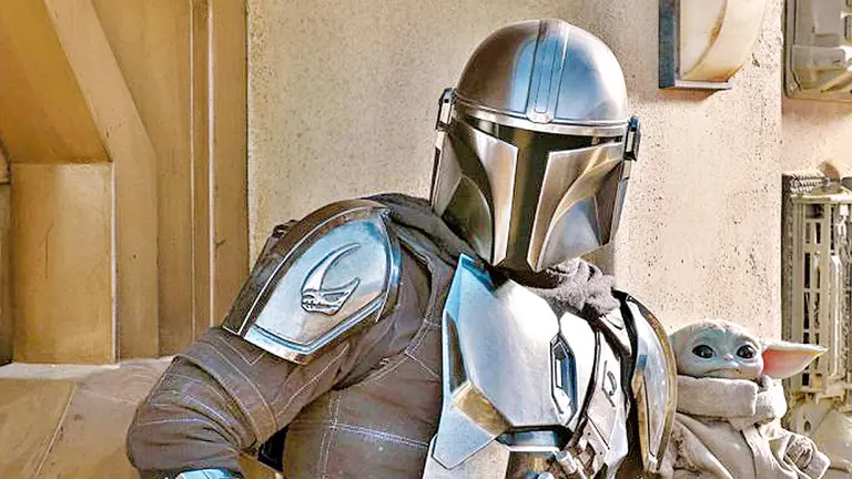Fotograma de &ldquo;The Mandalorian&rdquo;, serie estrella de Disney+.             EFE