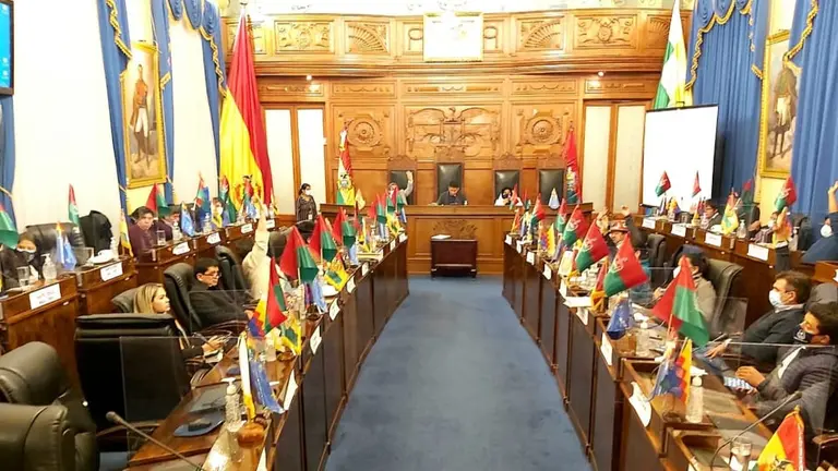 Los senadores, en sesi&oacute;n. Twitter