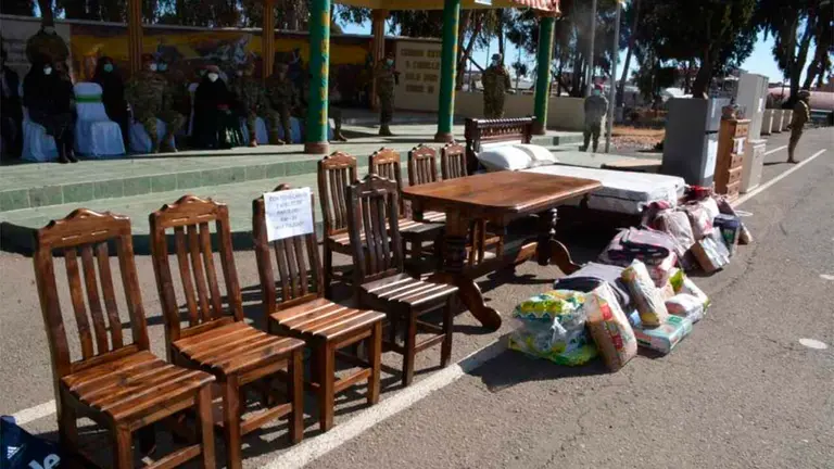 Algunos muebles e insumos donados para la familia del suboficial. Ox&iacute;geno