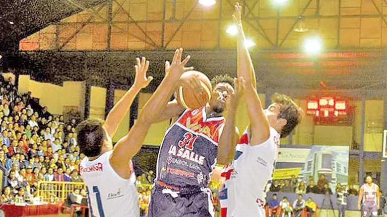 Una acción del partido de la Libobasquet, en 2019. ARCHIVO