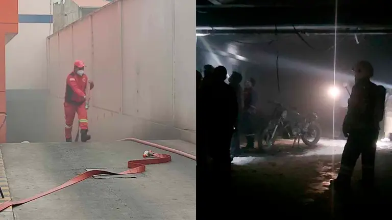 Un bombero saliendo del estacionamiento (i), la motocicleta calcinada en el parqueo. Cortes&iacute;a SAR