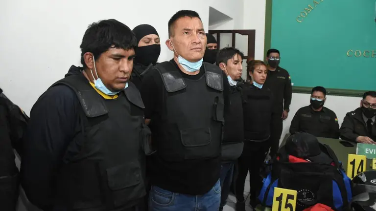 Una imagen de los presuntos autores del atraco (robo agravado) a dos librecambistas en Cochabamba. NOÉ PORTUGAL