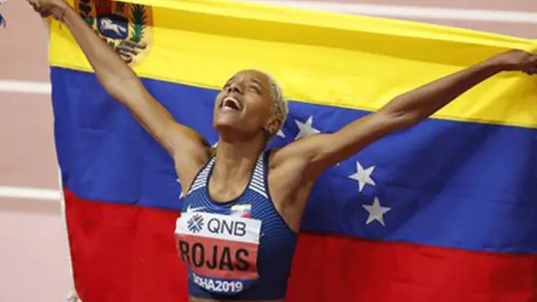 Yulimar Rojas, oro y r&eacute;cord mundial de triple salto: 15,67. EFE