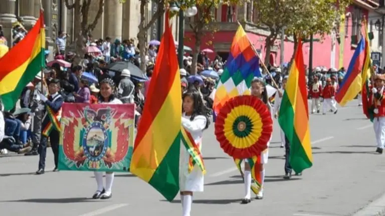 Un desfile pasado por las fiestas patrias./ ABI