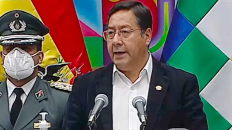 El presidente Luis Arce durante el acto en Casa Grande del Pueblo. CAPTURA Btv