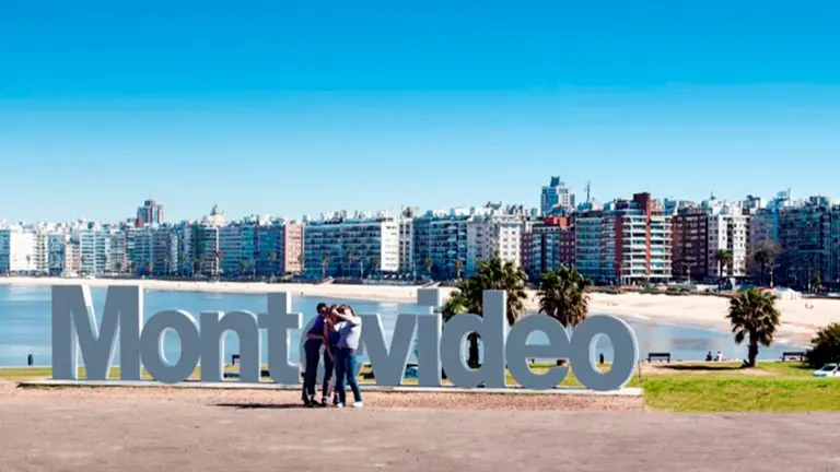 Uruguay afina detalles para la apertura de sus fronteras a extranjeros. Diario HOY