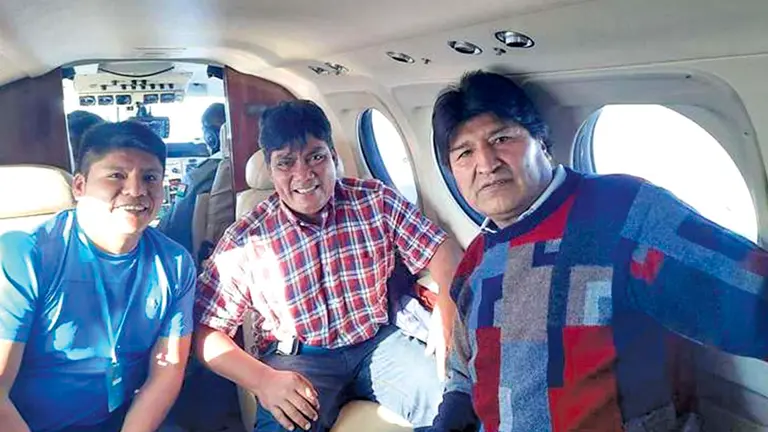La imagen del expresidente Evo Morales con el diputado Héctor Arce y el senador Leonardo Loza.  CAPTURA