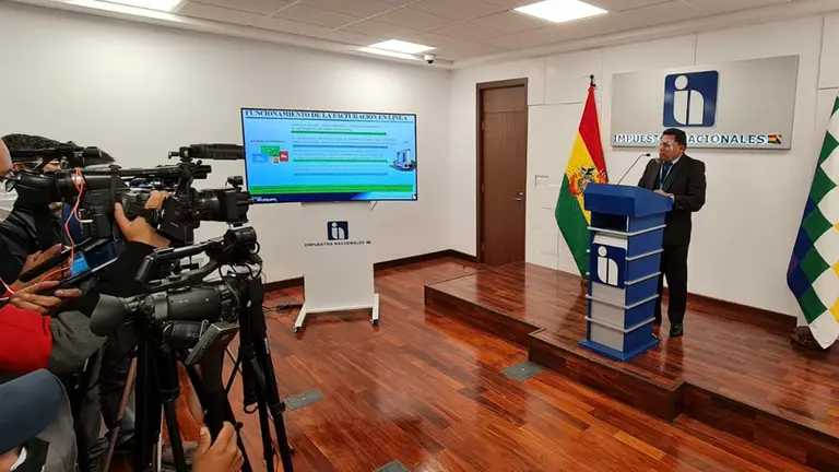 Conferencia de prensa del presidente del Servicio de Impuestos Nacionales (SIN), Mario Caz&oacute;n. SIN