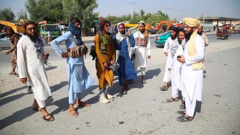 Facebook mantiene prohibido el contenido que apoya a los talibanes. EFE