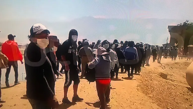 Decenas de vecinos del Distrito 9 ingresaron a la planta de Albarrancho.