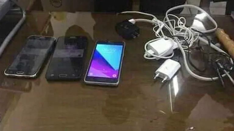 Celulares encontrados en una de las penitenciar&iacute;as del pa&iacute;s. CORTESÍA