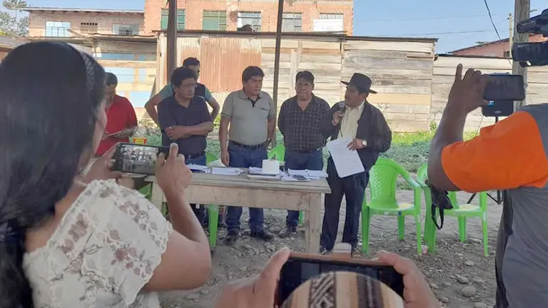 El acto de firma del acuerdo para el convenio entre la región Andina y municipio de Palos Blancos de La Paz. REGIÓN ANDINA