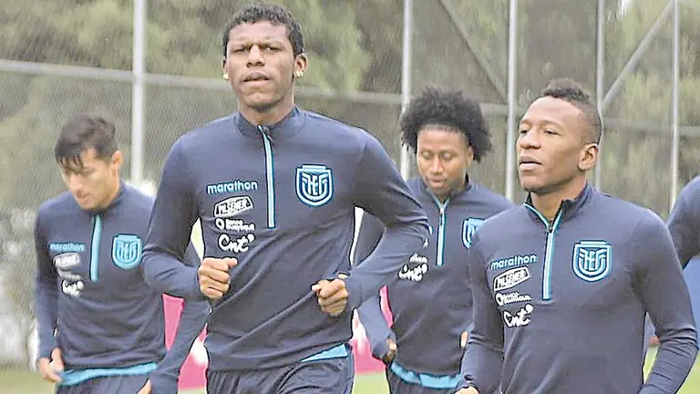 Los jugadores de Ecuador, en los entrenamientos. ARCHIVO