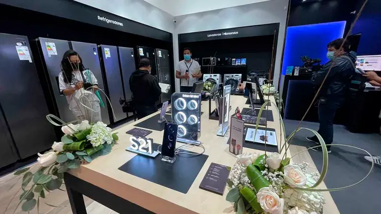 Samsung inaugura nueva tienda de experiencia en el Paseo Aranjuez. ALEJANDRO ORELLANA