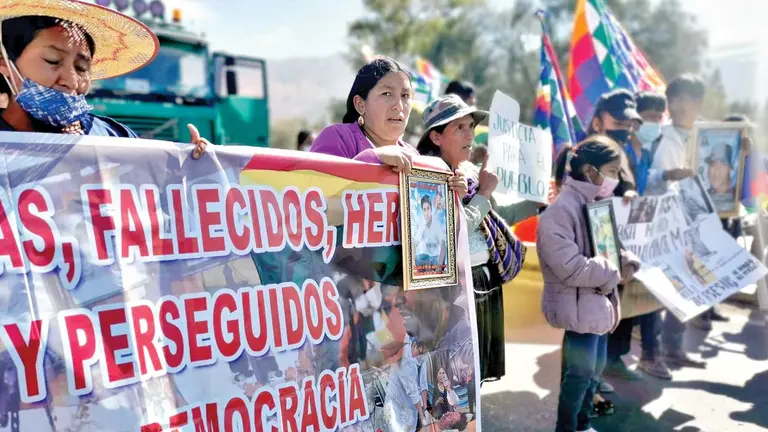 Familiares de víctimas de Huayllani marcharon  exigiendo justicia, en julio de este año. MARIELA COSSÍO