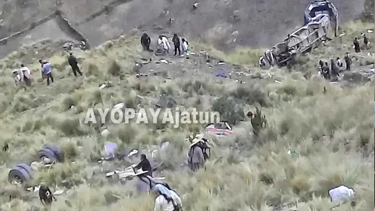 Imagen del accidente ocurrido en Morochata hoy. Gentileza AYOPAYA JATUN