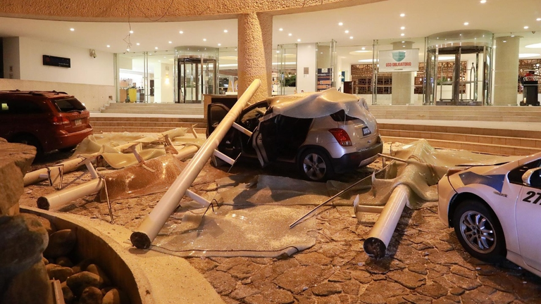 Terremoto de magnitud 7.1 con m&aacute;s de 70 r&eacute;plicas sacude el centro y sur de M&eacute;xico. EFE