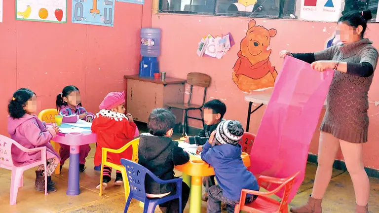 Un grupo de niños en una guardería municipal, antes del brote de COVID. ARCHIVO