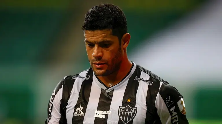 El delantero del Atlético Mineiro, Hulk, después del empate con Palmeiras por Libertadores, en que falló un penal. EFE