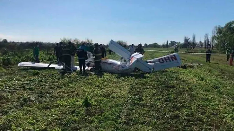 Dos muertos tras estrellarse una avioneta cerca de Buenos Aires. Gentileza Cadena 3
