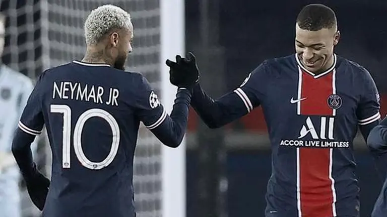 Neymar y Mbappé jugadores del París Saint-Germain (PSG). EFE