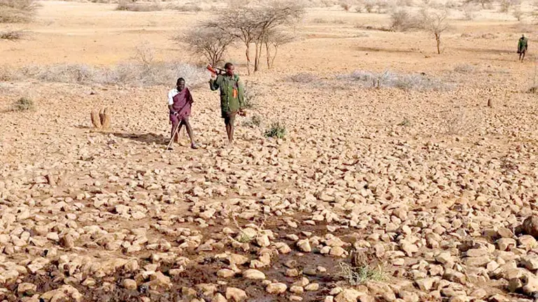 Moradores de una comunidad en el centro de Kenia./ METEOROLOGÍA EN RED