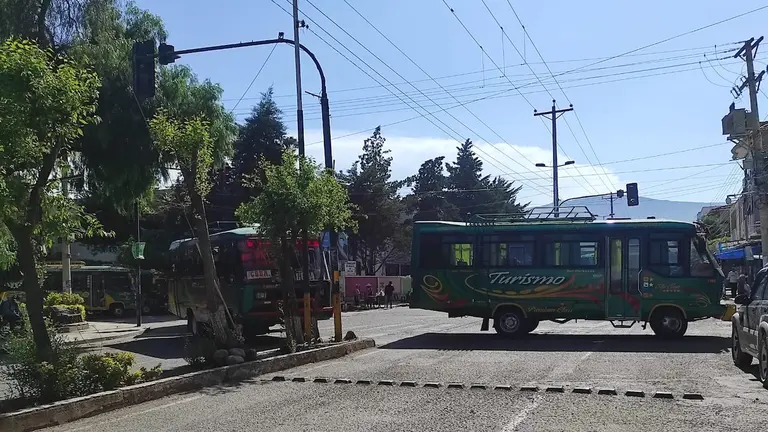 Uno de los puntos de bloqueo en el municipio de Punata. Foto: RTVE Valle Alto.
