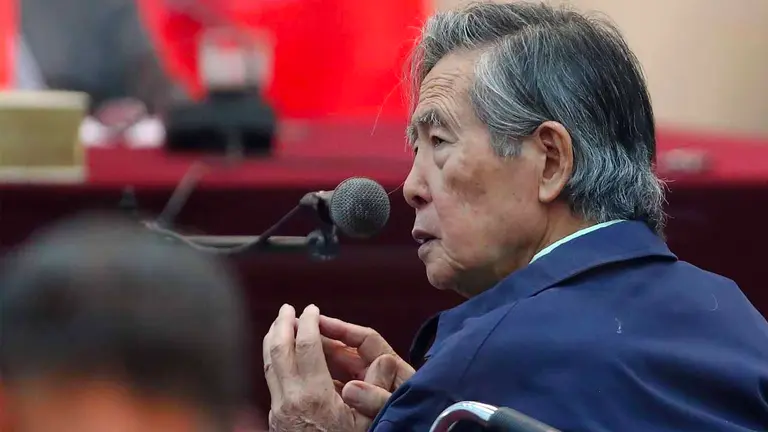 Fotografía de archivo en la que se registró al expresidente peruano Alberto Fujimori, quien gobernó entre 1990 y 2000). EFE