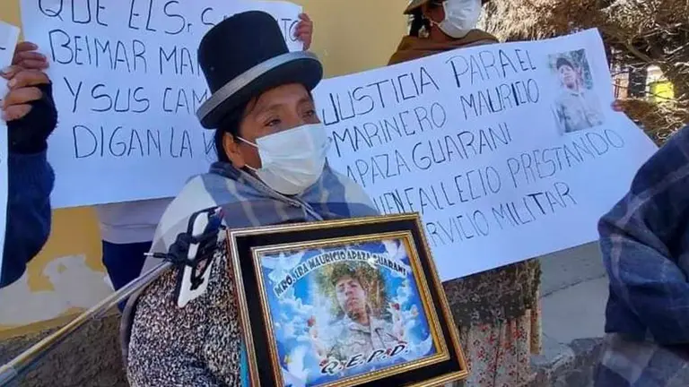 Familiares del conscripto Mauricio Apaza, quien perdió la vida en junio, piden justicia. METROPOLITANA LA RADIO DEL PUEBLO