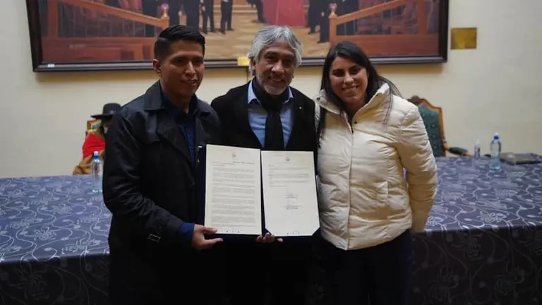 Reconocimiento de la C&aacute;mara de Senadores a Willy Claure. Foto: Willy Claure.
