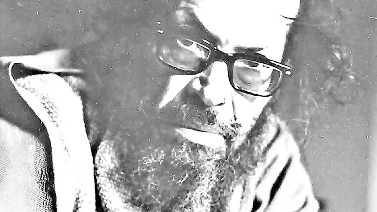 El escritor, ensayista y cronista paceño Jaime Saenz, de quien se recuerdan 100 años hoy. ARCHIVO