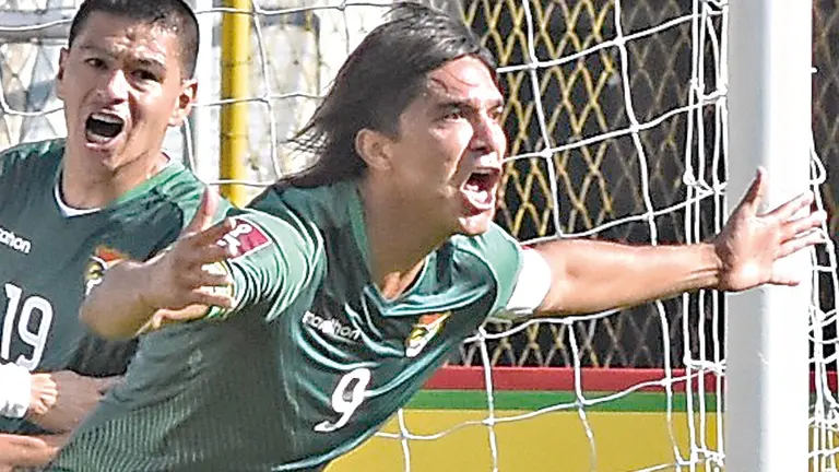 El capitán y goleador de Bolivia, Marcelo Martins, celebra un gol en las Eliminatorias.      APG