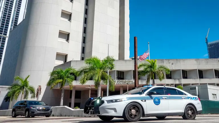 Vista de la Corte C. Clyde Atkins, donde el empresario colombo-venezolano Alex Saab, presunto testaferro del presidente Nicolás Maduro, comparece en su primera audiencia por lavado de dinero. EFE
