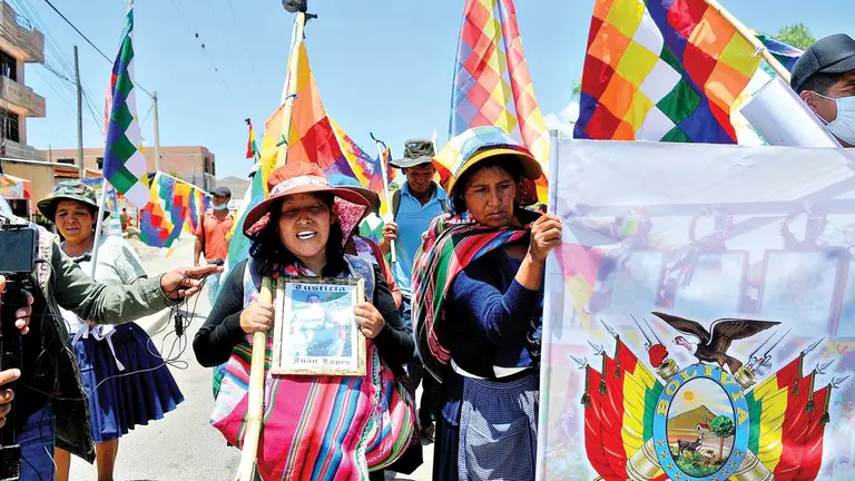 Víctimas y familiares de Sacaba y Senkata marchan a La Paz. APG