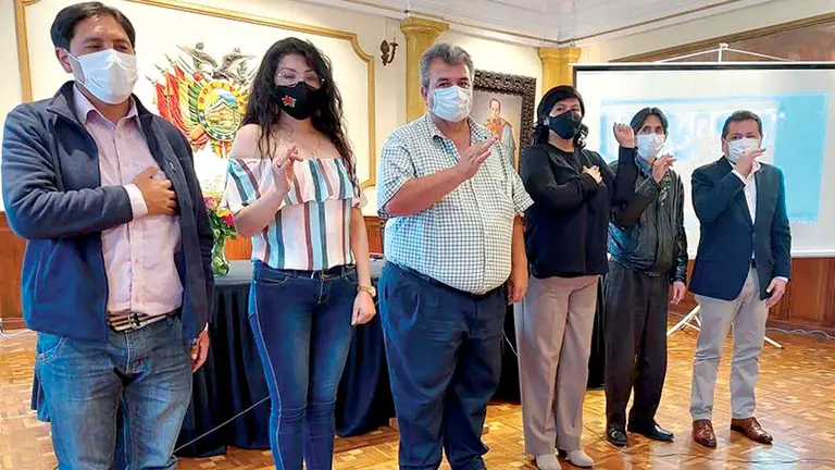 Los miembros del Consejo Tributario conformado en Cochabamba. GOBERNACIÓN