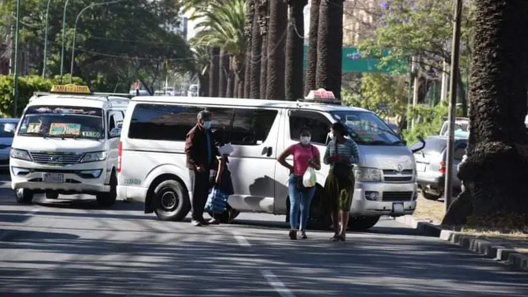 Los trufis trabajaron regularmente durante los primeros d&iacute;as de protestas. Dico Sol&iacute;s
