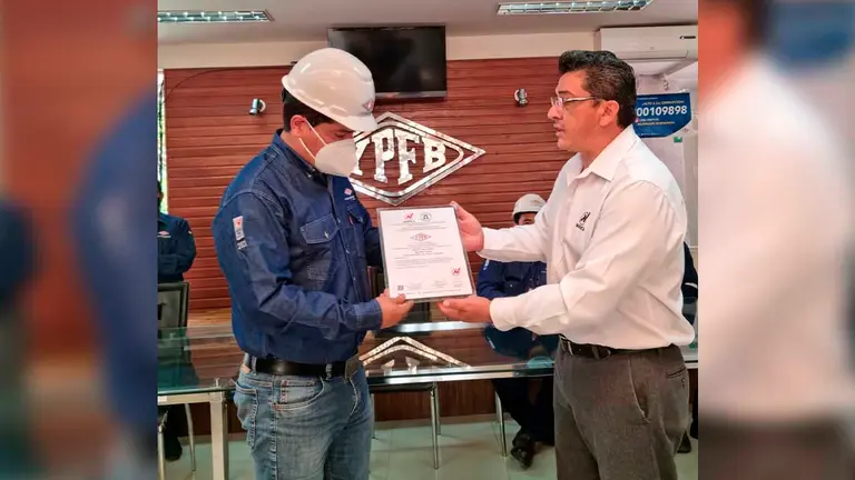 Ibnorca renueva Certificaci&oacute;n ISO 9001 al Distrito Comercial Centro de YPFB Corporaci&oacute;n. YPFB