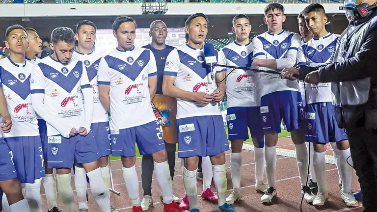 El plantel del club Santo pide disculpas a la hinchada por la campaña en el torneo.         APG