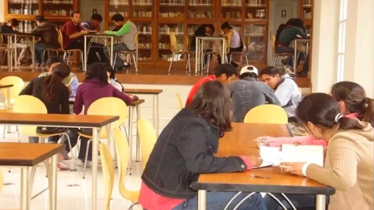 Fundación Patiño asegura que mantiene  bibliotecas. FACEBOOK