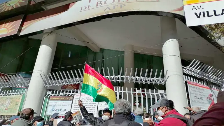 La devolución se aprobó después de protestas de aportantes. ARCHIVO