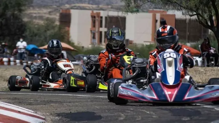 Una imagen de una carrera anterior del nacional de karting. ARCHIVO