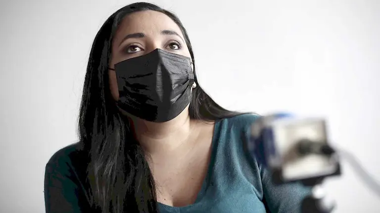 La periodista y directora del medio Nicaragua Investiga, Jennifer Ortiz, habla este viernes, en una entrevista desde el exilio con EFE. EFE