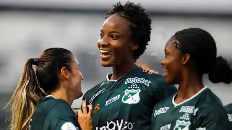 Fotografía de archivo de jugadoras de Deportivo Cali. EFE