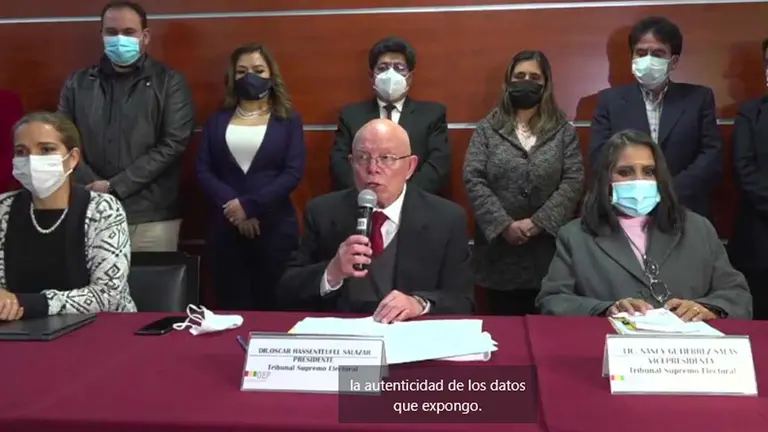 El presidente del Tribunal Supremo Electoral (TSE), Óscar Hassenteufel, durante un conferencia de prensa. URGENTE.BO