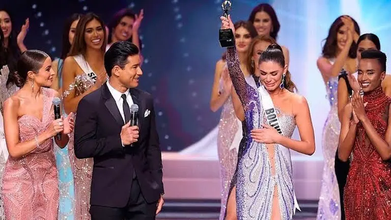 Lenka Nemer, cuando ganó el premio. Instagram