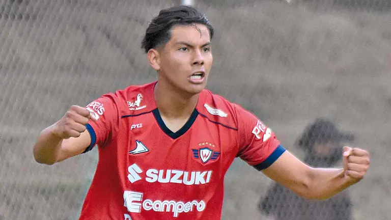 José Herrera festeja el gol que anotó a Palmaflor. DICO SOLÍS