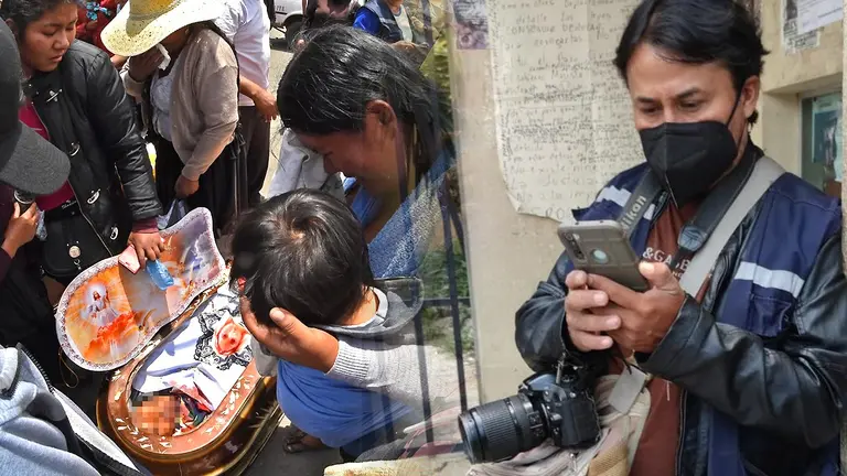 El fotoperiodista de OPINI&Oacute;N Dico Sol&iacute;s, durante el trabajo period&iacute;stico.
